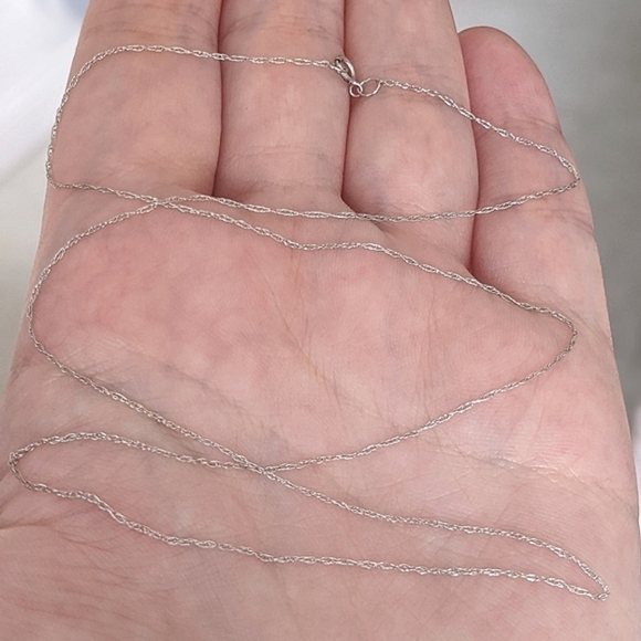 10K solid white gold 18" fine chain necklace - Picture 3 of 6